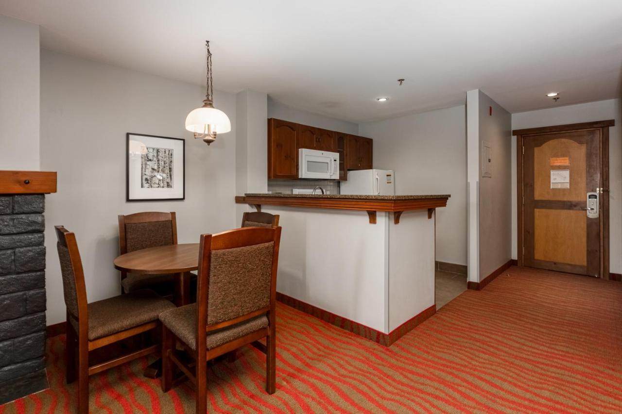 La Tour Des Voyageurs II Hotell Mont-Tremblant Eksteriør bilde